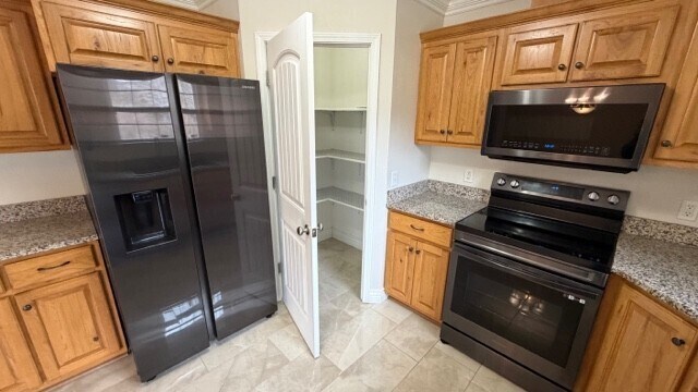 Building Photo - READY NOW! 3 BED, 2 BATH, 2 CAR GARAGE HOUSE!