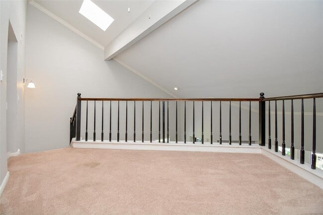 Building Photo - 9400 Doliver Dr