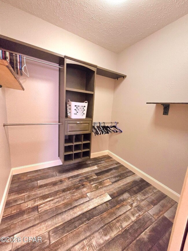 Building Photo - 2506 Dorothy Ave