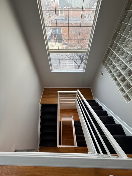 Building Photo - 1091 Harrison Ave