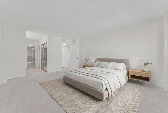 Building Photo - 5000 N Ocean Blvd