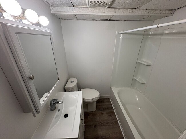 Building Photo - 2274 Orchard St