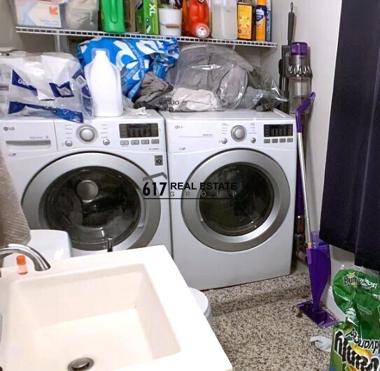 Building Photo - 77 Linden St