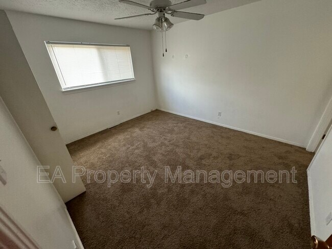 Building Photo - 10321 Santa Paula Ave NE