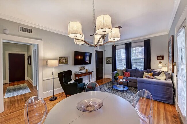 Building Photo - 800 Magnolia Ave