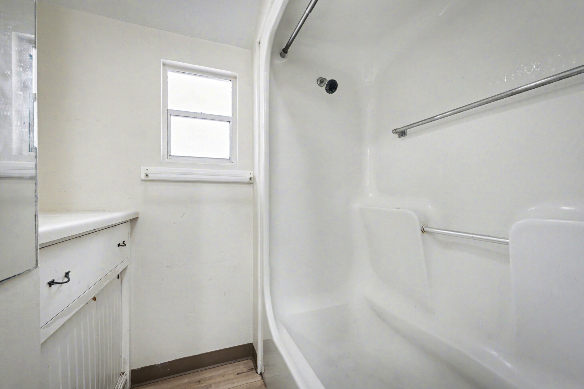 Building Photo - 2652 Merwyn Rd