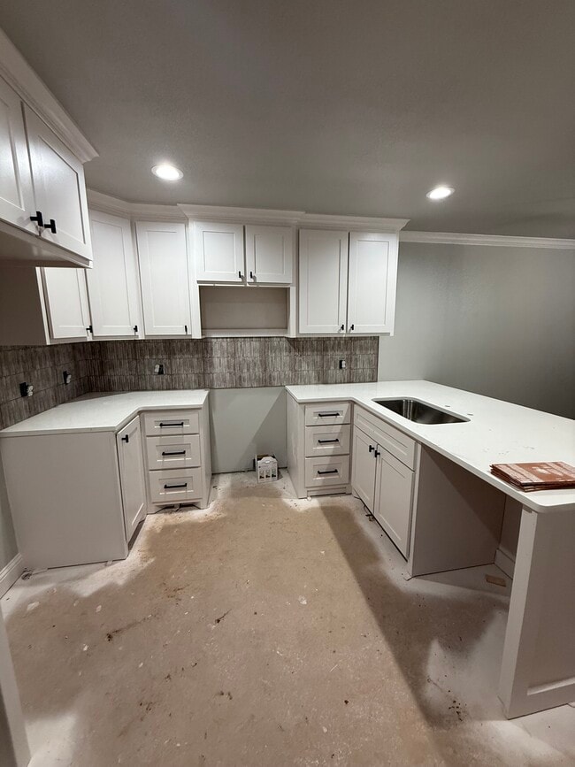 Building Photo - 317 Woodstock Ln