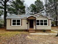 Building Photo - A Great Rental Waiting For You To Make It Home!