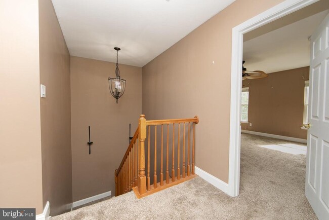 Building Photo - 7 Kingswood Ct