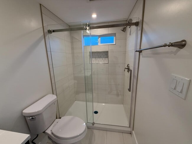 Building Photo - 811- 909 S Spruce Street