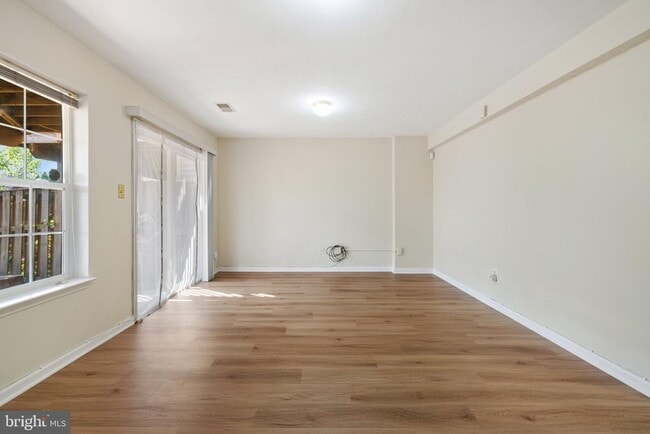 Building Photo - 8220 Ramseur Pl