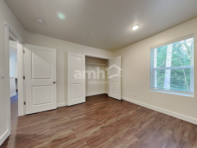 Building Photo - 8011 Katriel Ct SW