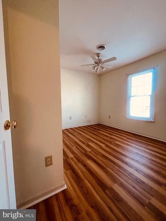 Building Photo - 404 Navaho Dr