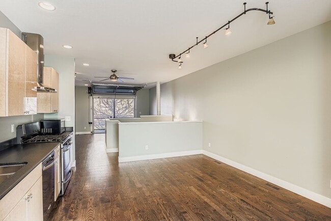 Building Photo - 356 W Archer Pl