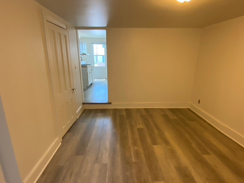 Building Photo - 409 Farnsworth Avenue