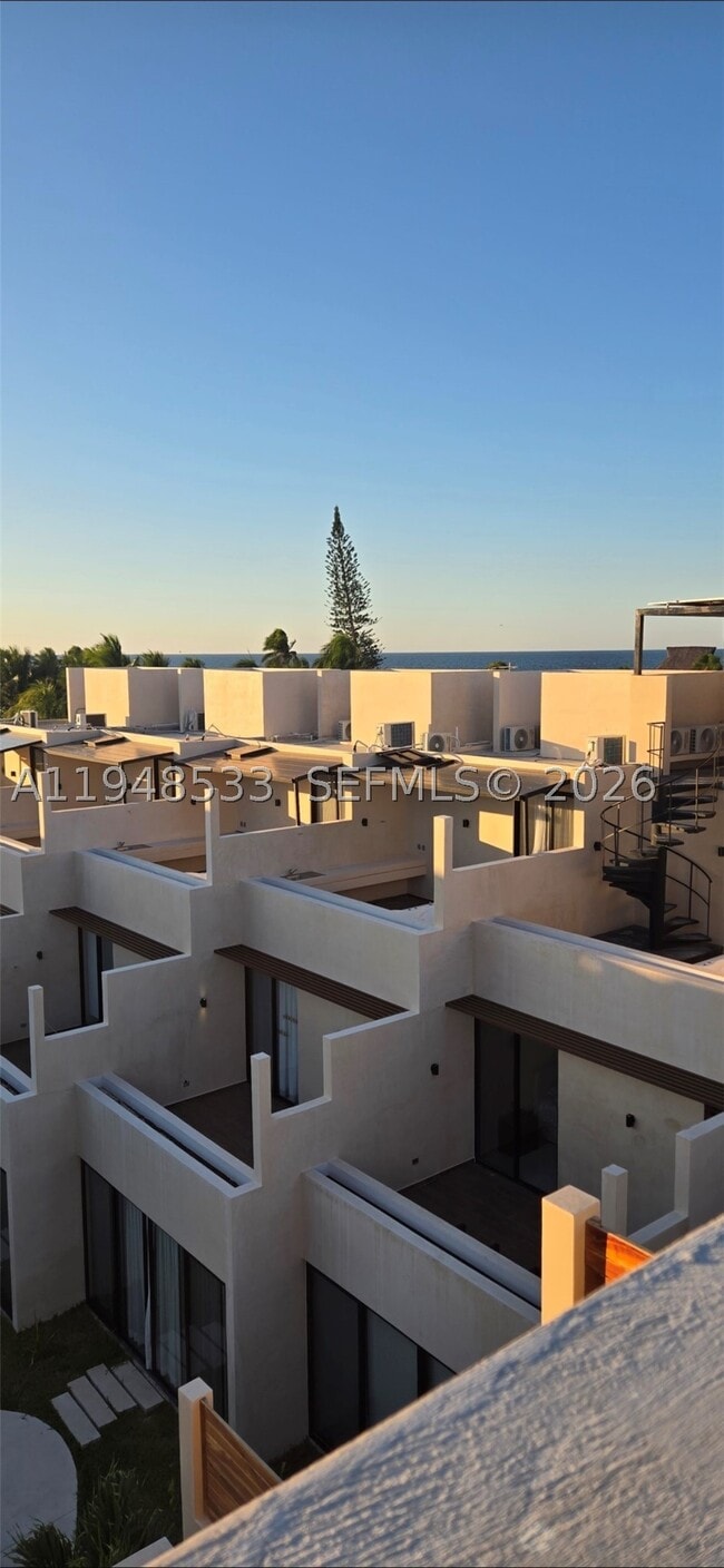 Building Photo - 121 Calle 23,entre 28 y 30,Centro 12