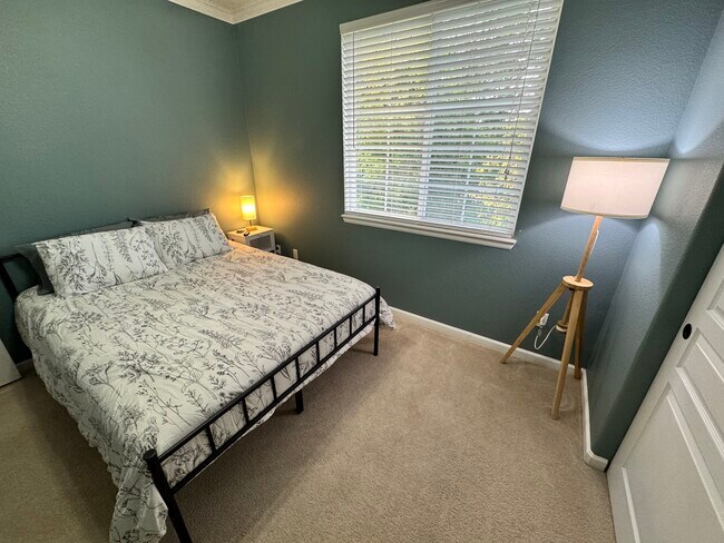 Building Photo - 8035 Lee Dr