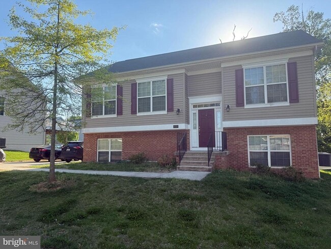 Building Photo - 6518 60th Ave