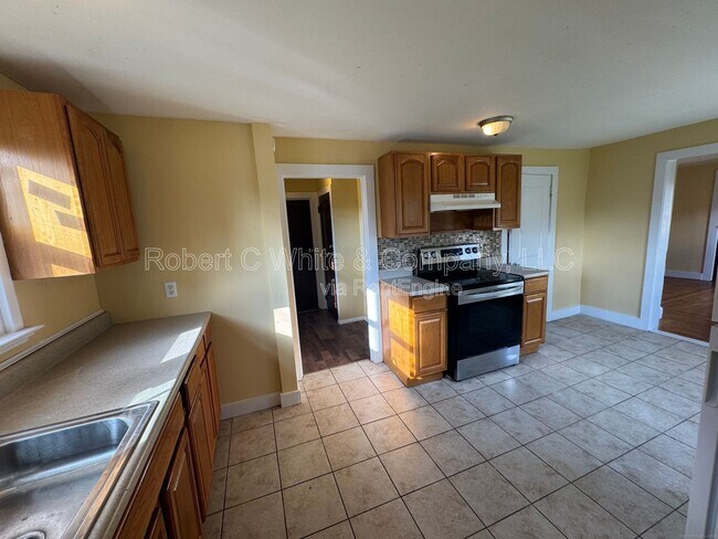 Building Photo - 106 Day St