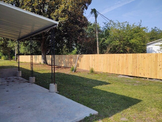 Building Photo - 1007 10th St