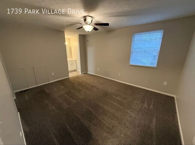 Building Photo - 1739 Park Village Dr