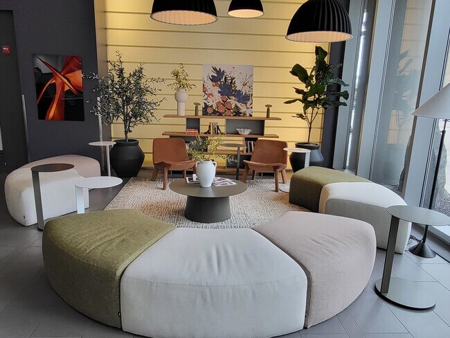 Building Photo - 235 W Van Buren St