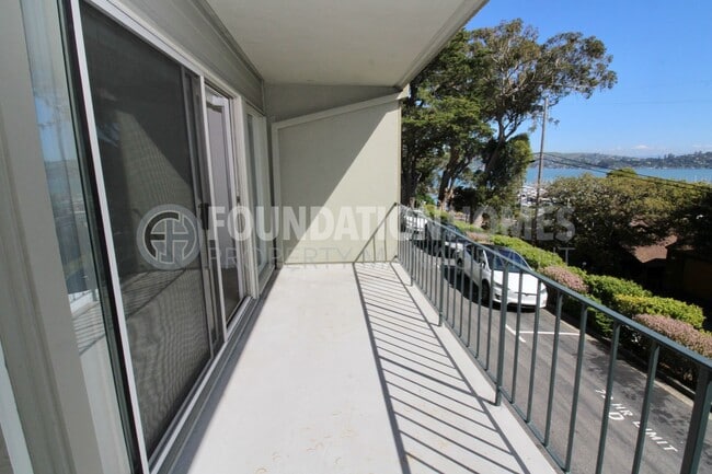 Building Photo - Sausalito Condo with Scenic Views!  Covered Parking!  Pool!  FOUNDATION