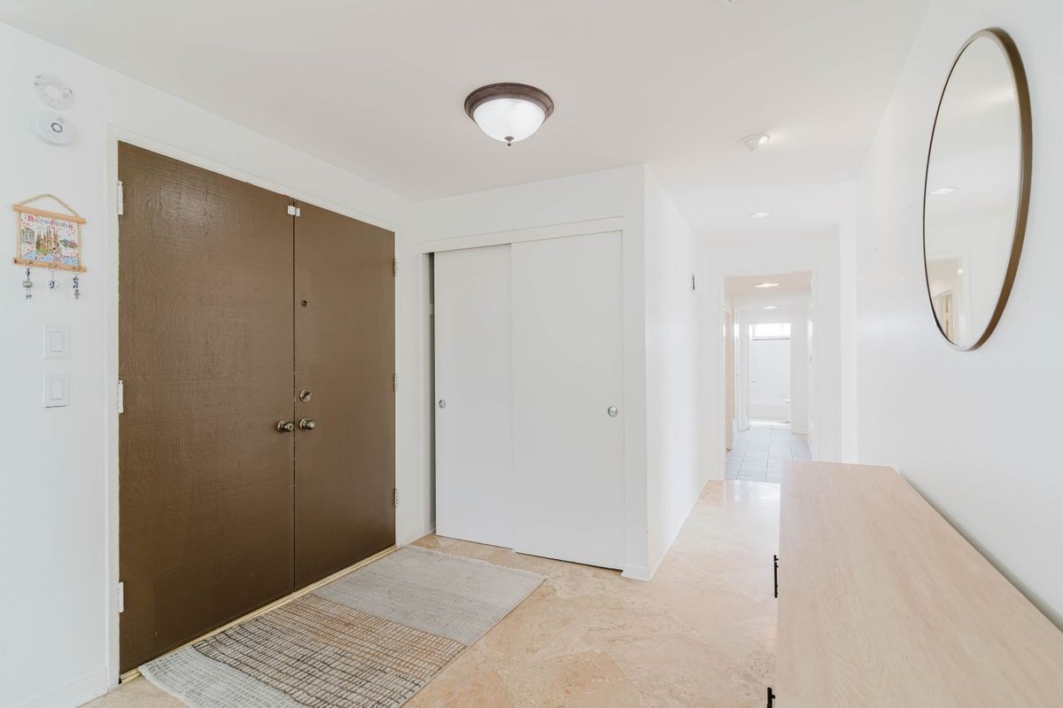 Building Photo - 906 Whitehaven Terrace