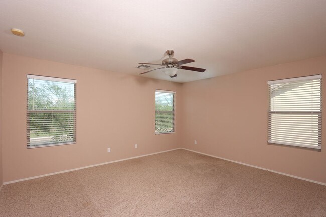 Building Photo - 40404 W Molly Ln