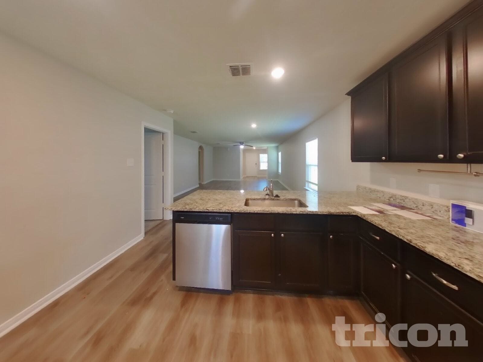 Building Photo - 715 Wonderland Trail