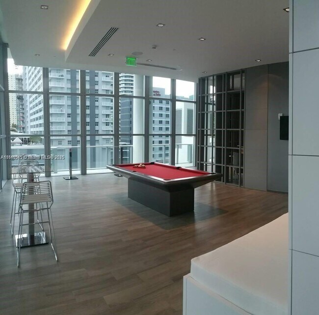 Building Photo - 1100S S Miami Ave