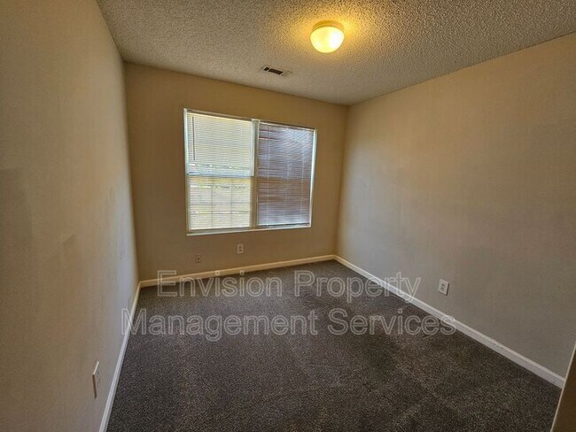 Building Photo - 3275 Oakley Pl
