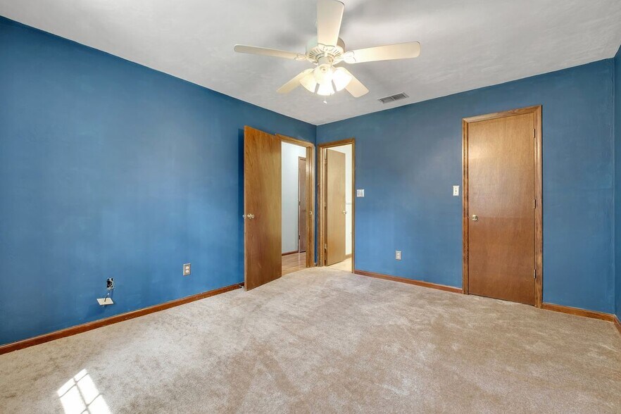 Building Photo - 2057 Victory Garden Ln