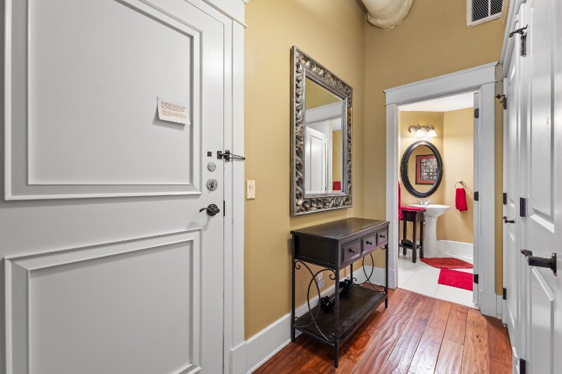 Building Photo - 4 Beaufain St