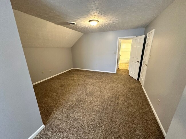 Building Photo - Nice 3 BR, 2 Bath Home! HW & Carpet Floors, Attached Garage, Fenced Backyard, Pets Ok!