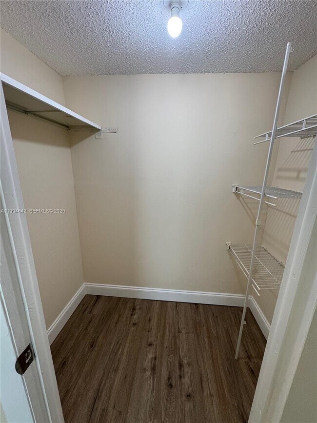 Building Photo - 14830 Naranja Lakes Blvd