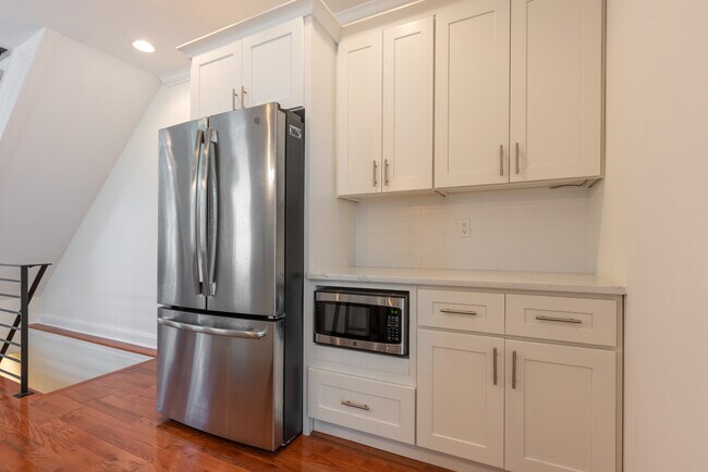 Building Photo - 1900 E Cumberland St