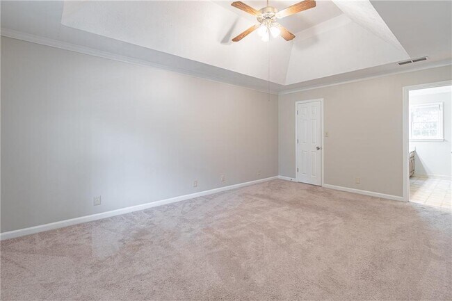 Building Photo - 736 Singley Dr