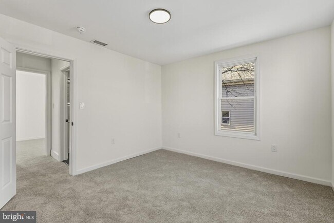 Building Photo - 507 Washburn Ave