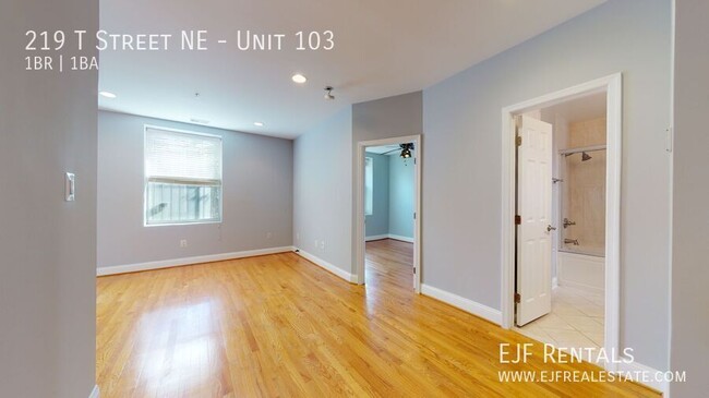 Building Photo - Modern 1 bedroom unit in Bloomingdale/Ecki...