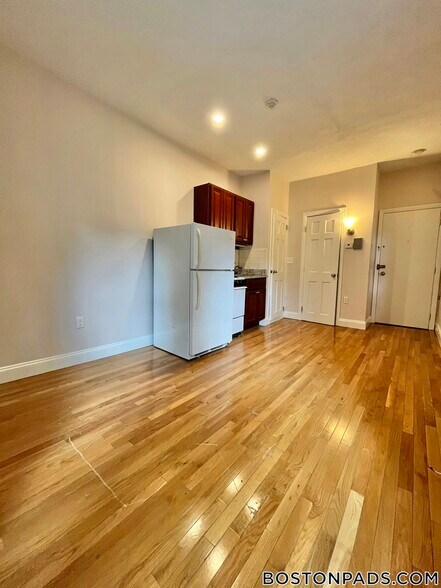 Building Photo - 49 S Huntington Ave