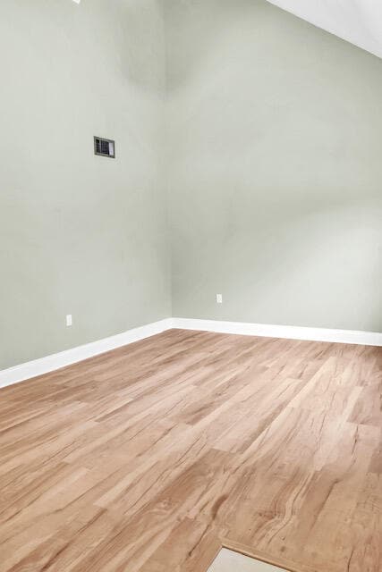 Building Photo - 310 Cedar Ave N