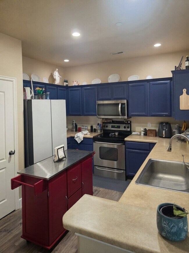 Building Photo - 1592 W 3180 N