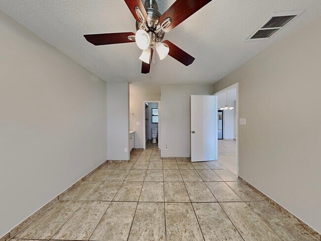 Building Photo - 266 Magellan Dr