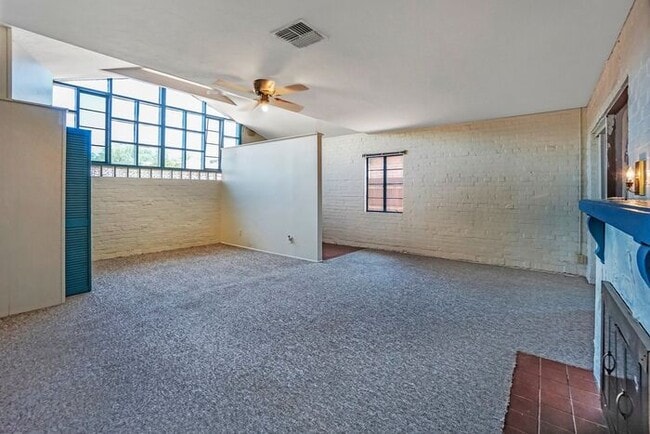 Building Photo - Coming Soon - Charming, Spacious 1Bdrm/1Ba...