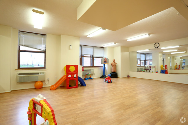 Play Room - 333 River Street