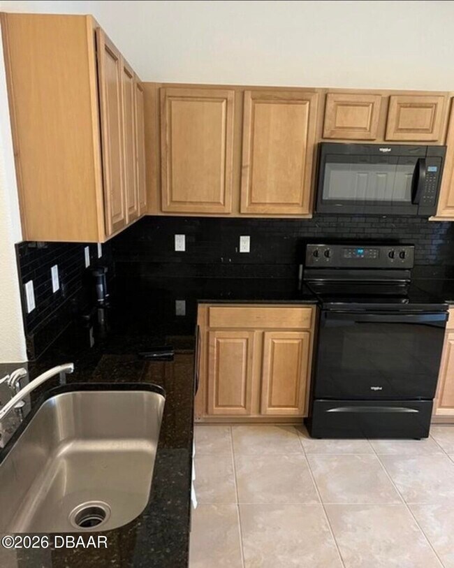 Building Photo - 2 Sebastian Ct