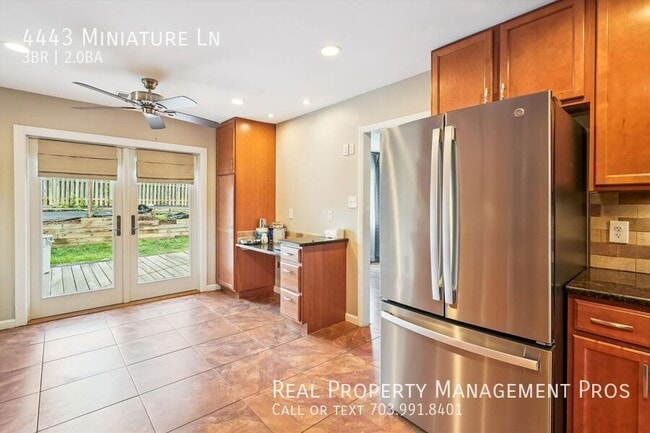 Building Photo - 4443 Miniature Ln