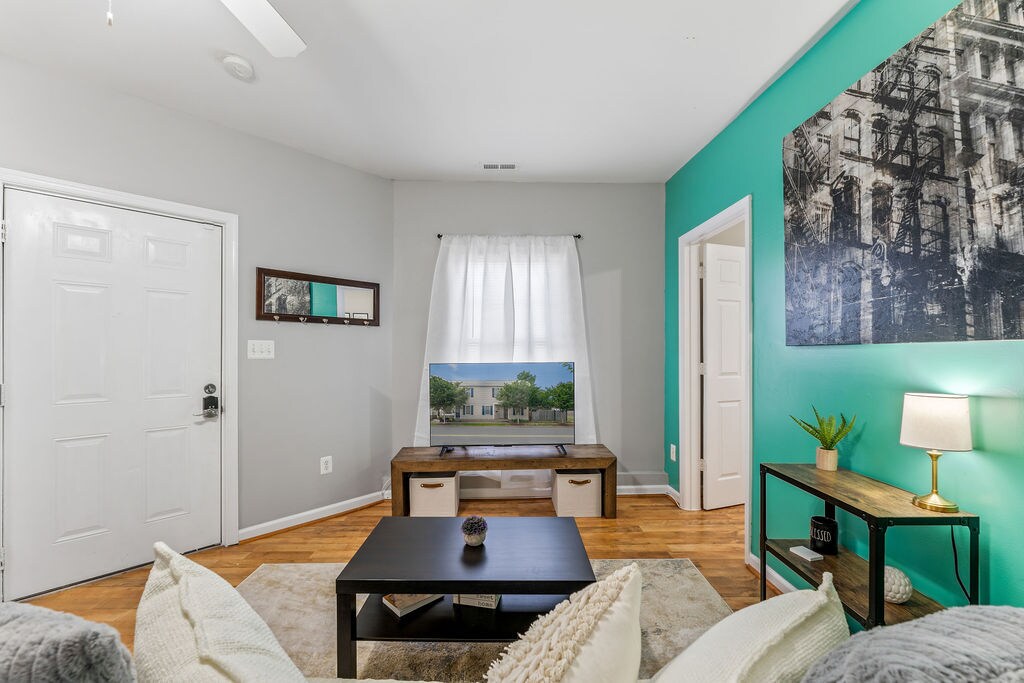 Building Photo - 915 Lafayette Blvd