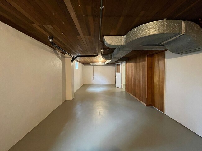 Building Photo - Exceptional Living Within Montavilla 2 Bed...